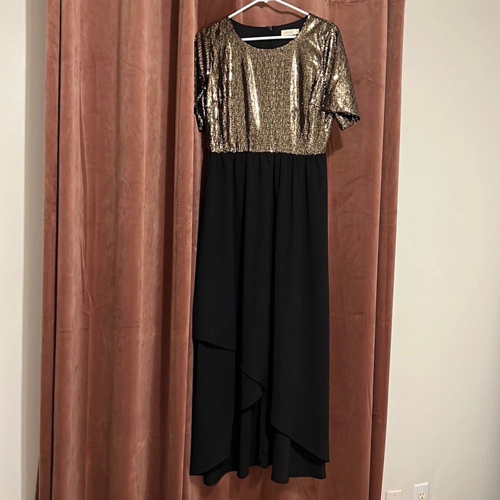 Formal black and gold Roolee dress. Minor pull in back pictured. Worn once.